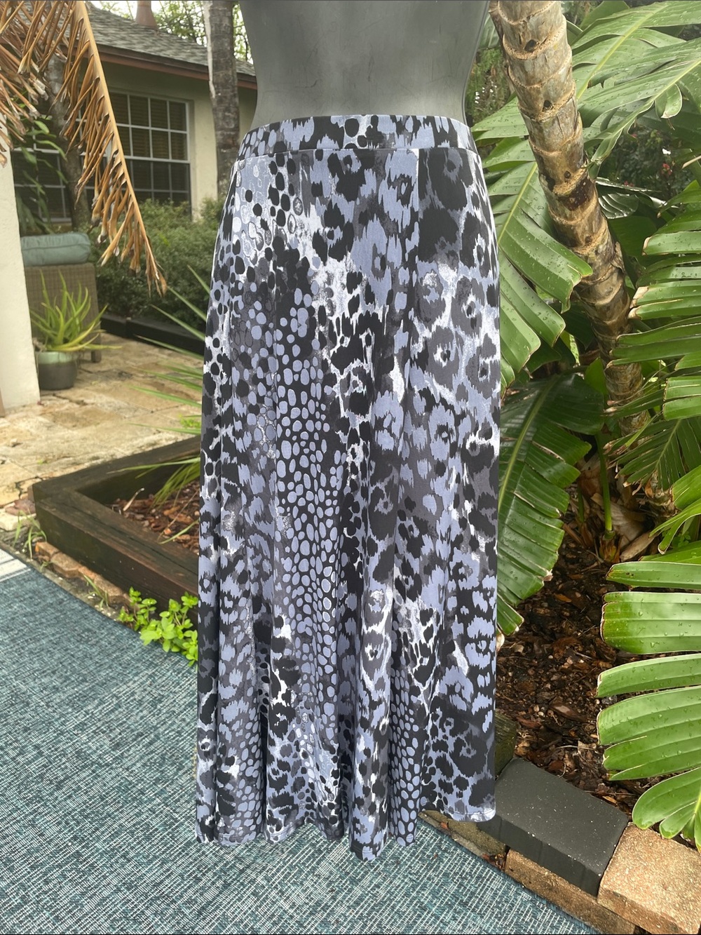 Leopard print midi skirt